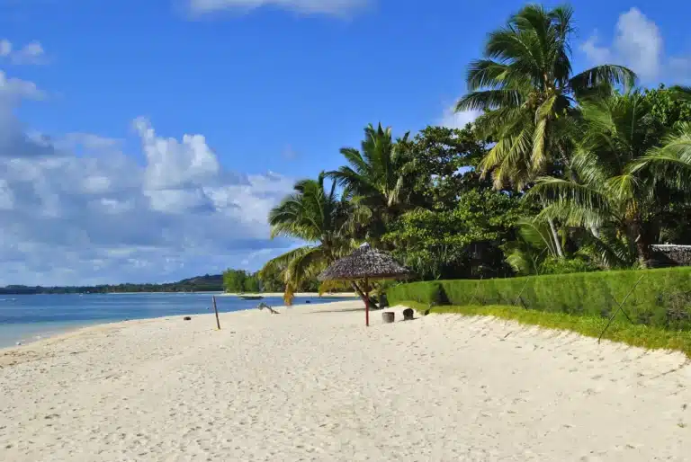 Plage_de_l'ile_aux_Nattes,_Sainte-Marie,_Madagascar